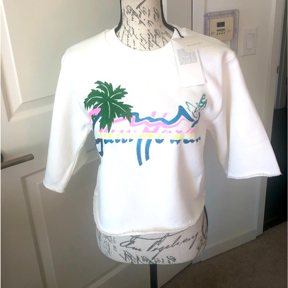 Gucci cropped sweatshirt NWT runs full